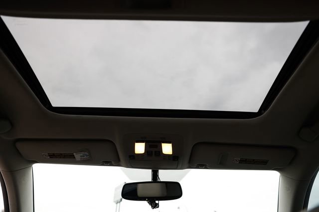 Used 2011 Lexus IS 350 4dr Sedan RWD image 29