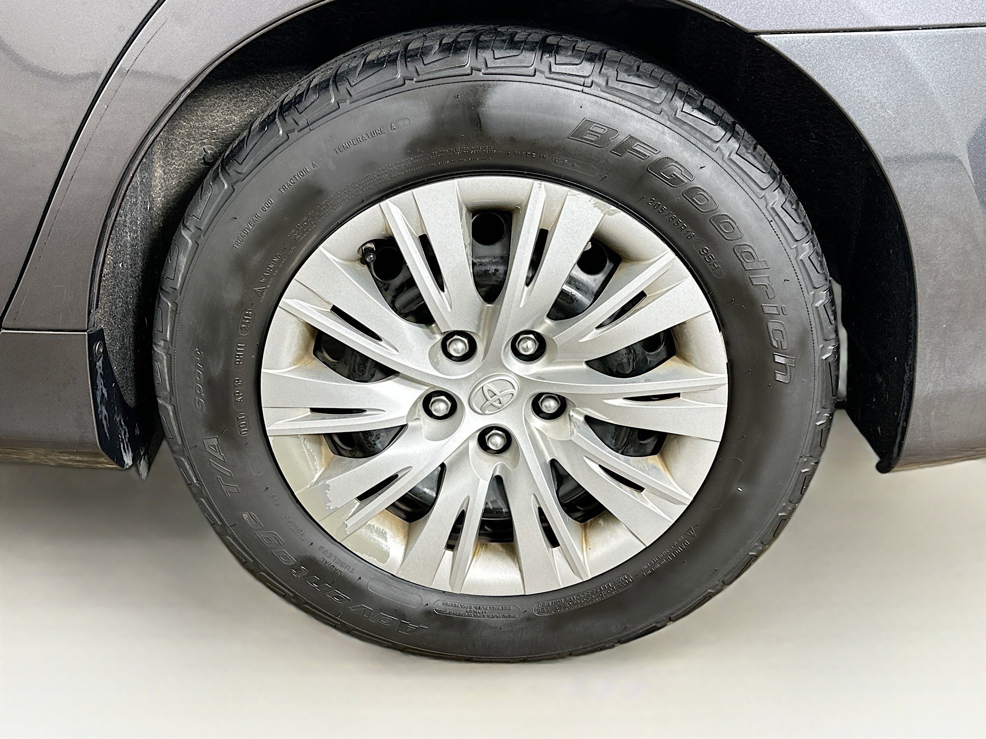 Used 2012 Toyota Camry LE image 11