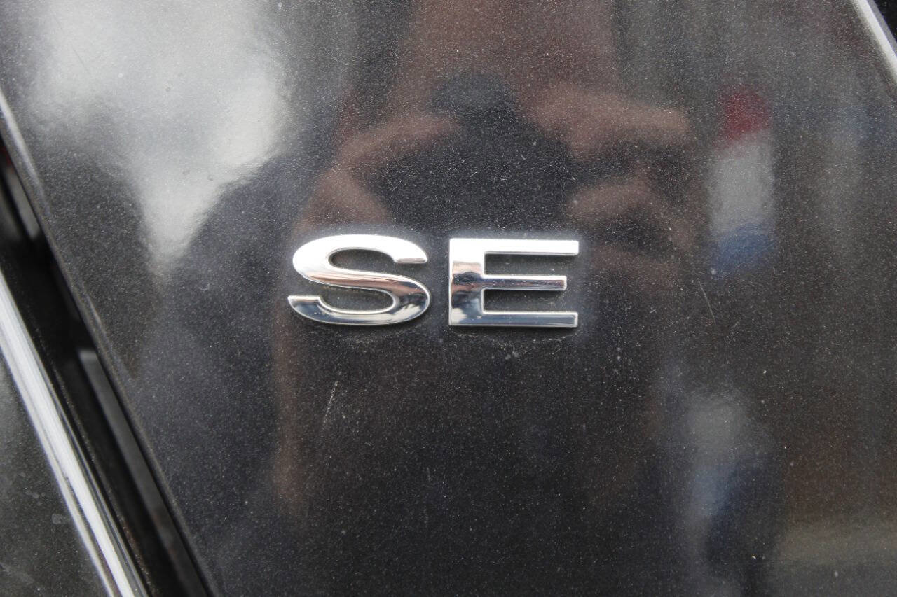 Used 2015 Ford Fiesta SE image 24