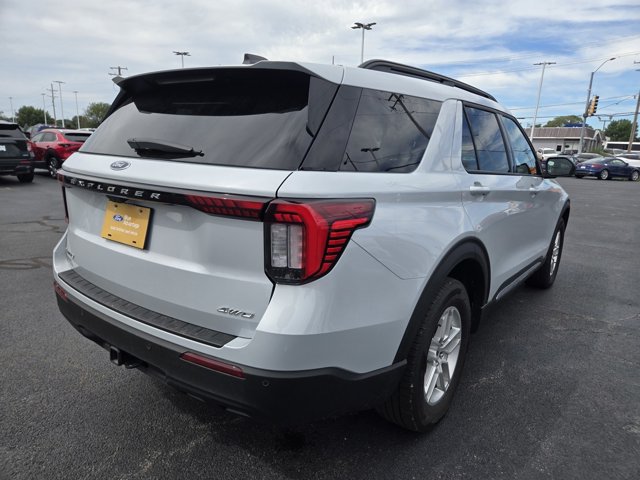 Certified 2025 Ford Explorer Active AWD/4WD image 5