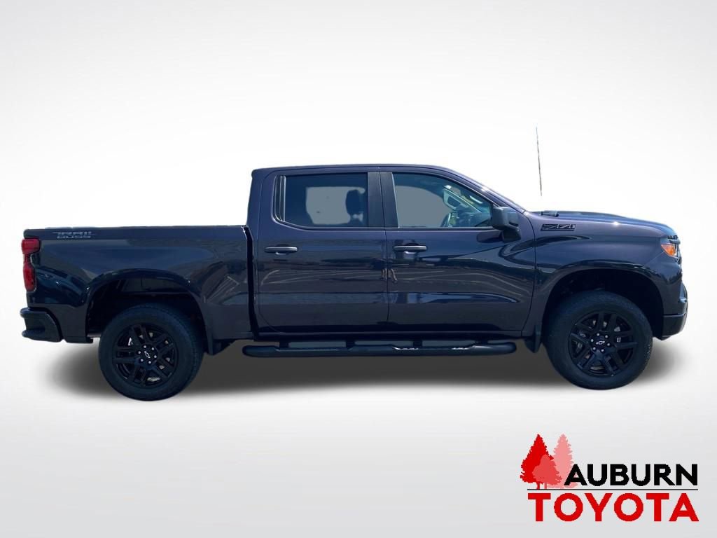 Used 2024 Chevrolet Silverado 1500 Custom Trail Boss w/ Dark Appearance Package AWD/4WD image 8