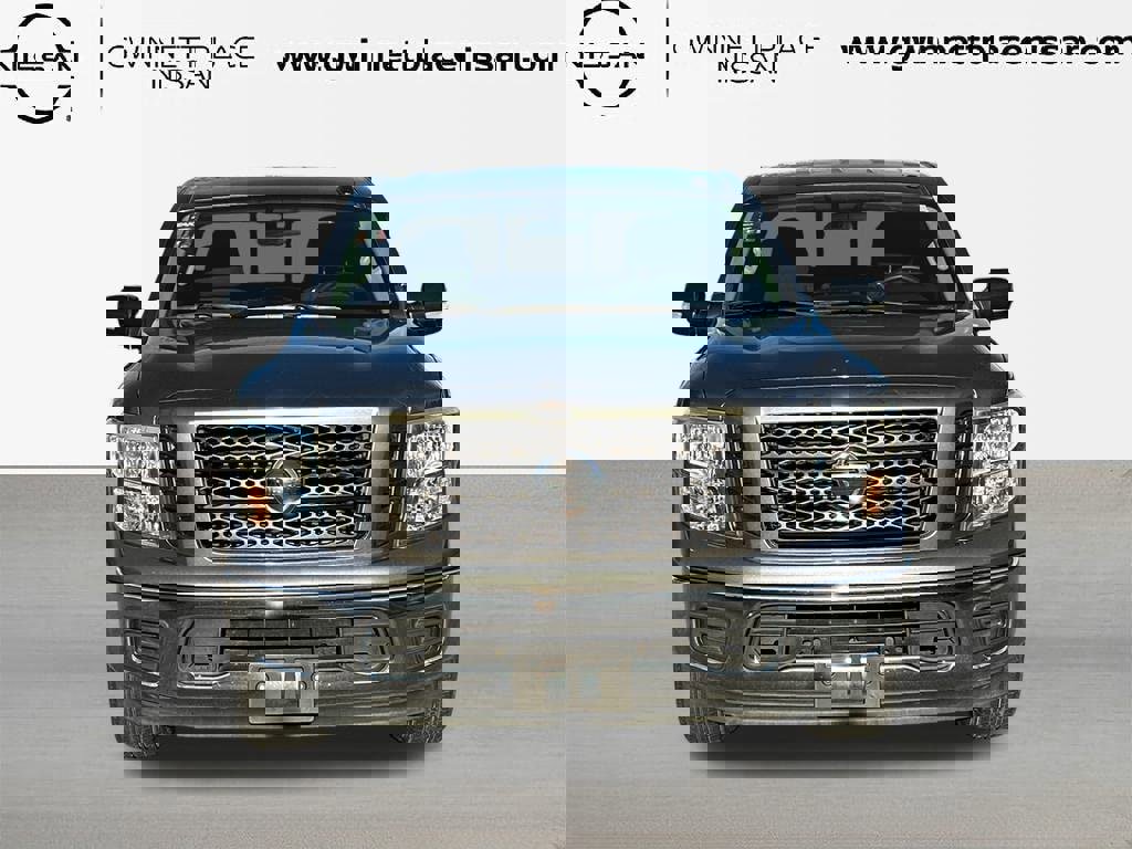 Used 2019 Nissan Titan SV image 2