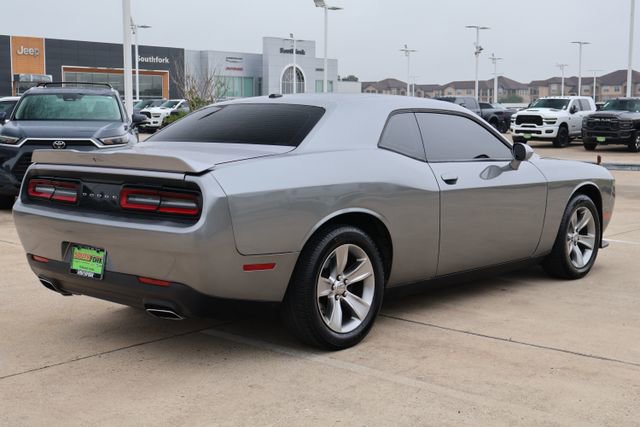 Used 2018 Dodge Challenger SXT RWD image 6