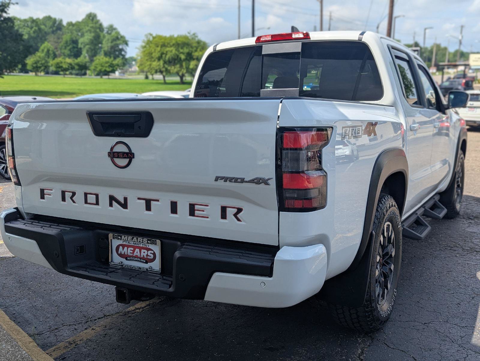 Used 2023 Nissan Frontier PRO-4X w/ Pro Convenience Package AWD/4WD image 9