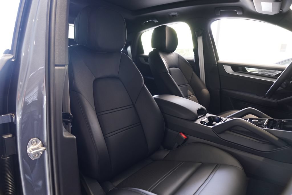 New 2026 Porsche Cayenne Coupe AWD/4WD image 21