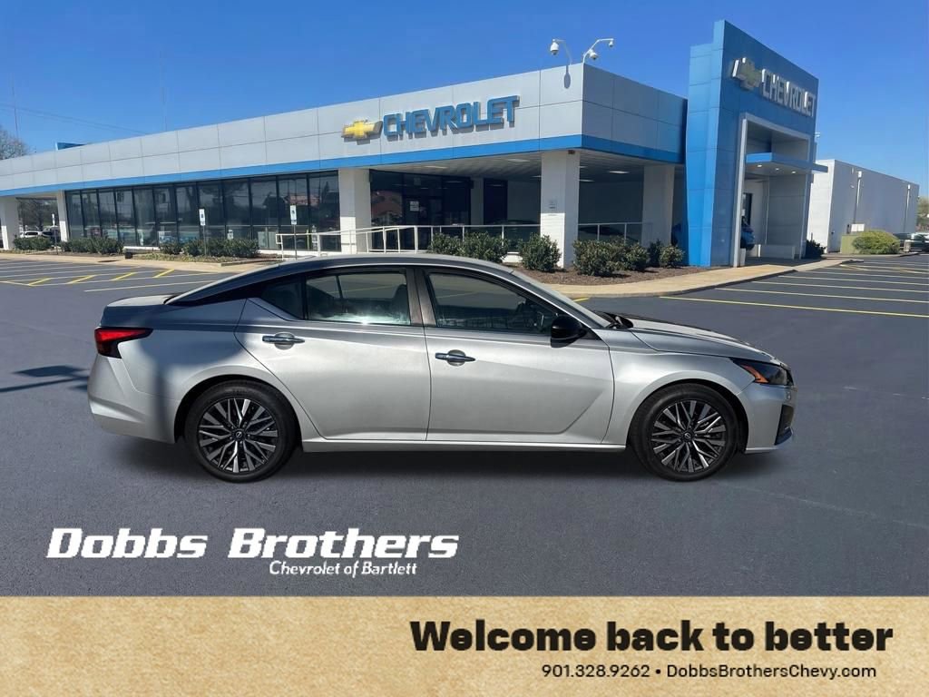 Used 2024 Nissan Altima 2.5 SV image 6