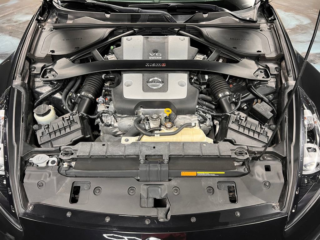 Used 2019 Nissan 370Z NISMO image 18