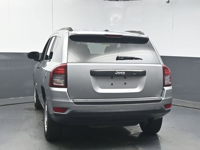 Used 2016 Jeep Compass Sport FWD image 6