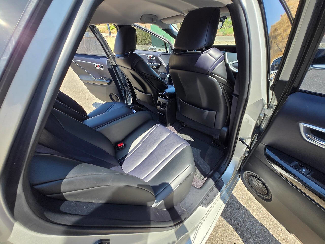 Used 2017 Toyota Mirai image 29