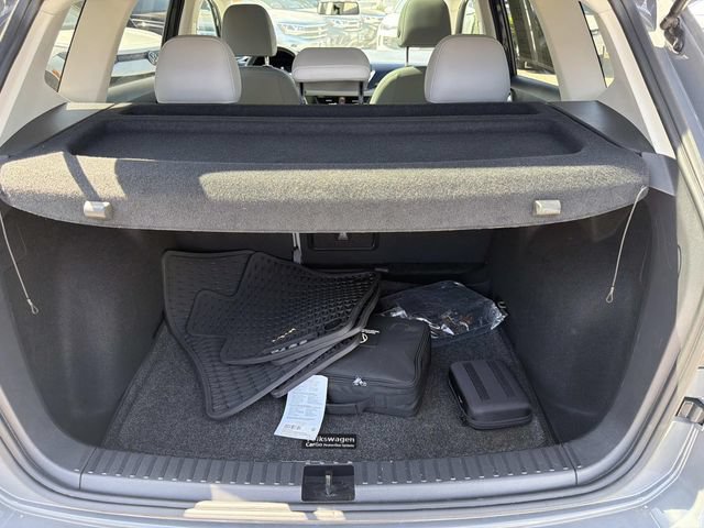 Certified 2022 Volkswagen Taos SE w/ Panoramic Sunroof Package FWD image 5