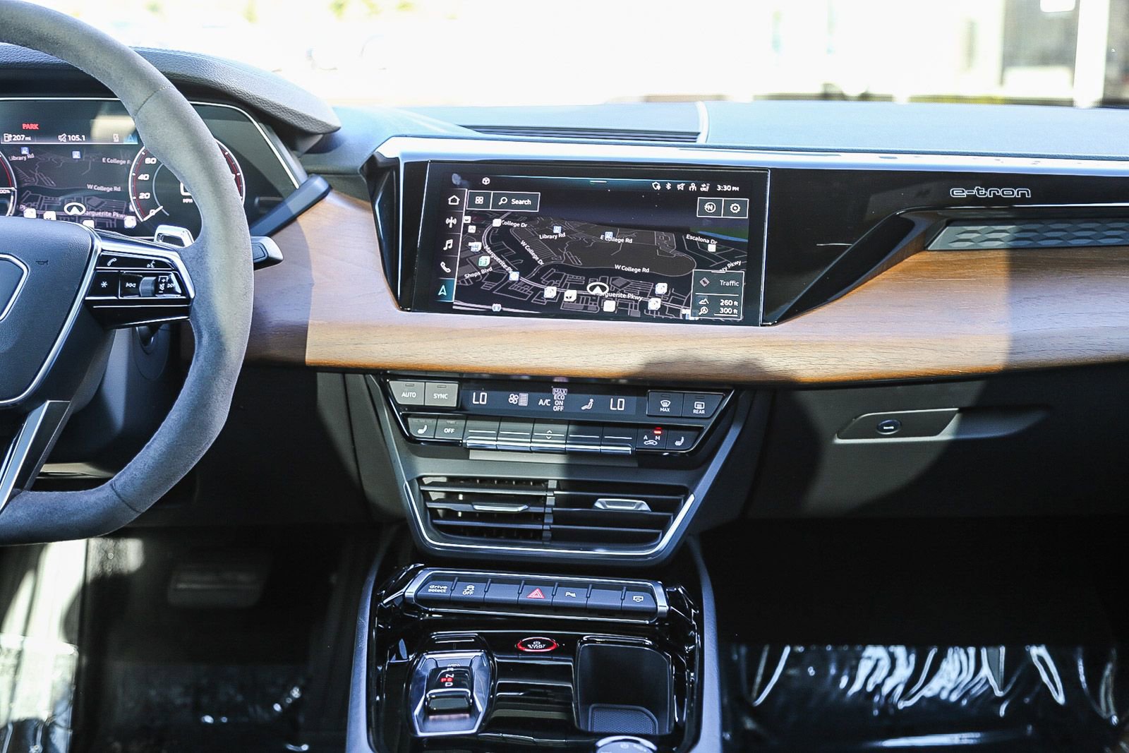 Used 2022 Audi e-tron GT Premium Plus image 13