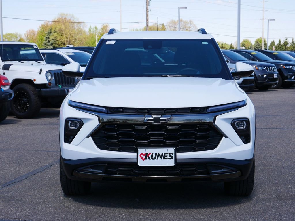 Used 2024 Chevrolet TrailBlazer ACTIV w/ Convenience Package AWD/4WD image 2