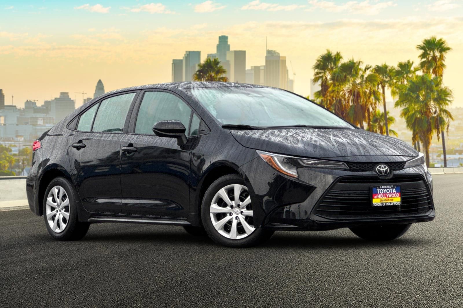 Used 2025 Toyota Corolla LE image 2