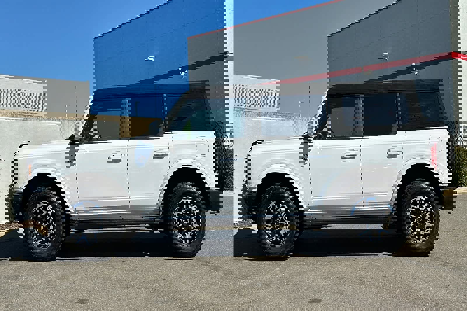 Used 2022 Ford Bronco Outer Banks image 9