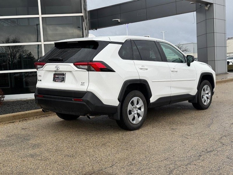 Used 2024 Toyota RAV4 LE video 3