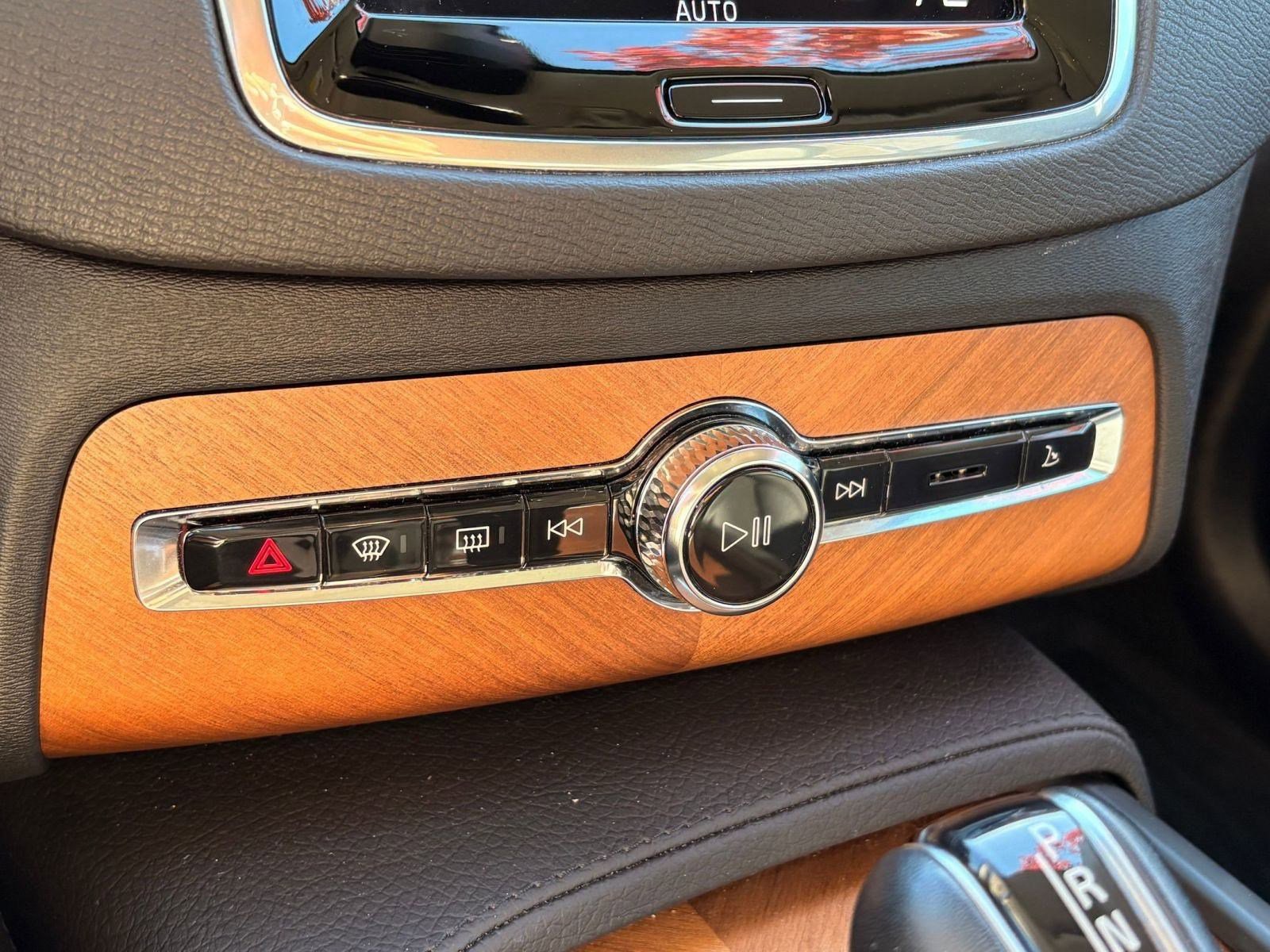 Certified 2022 Volvo XC90 T6 Momentum w/ Advanced Package image 18