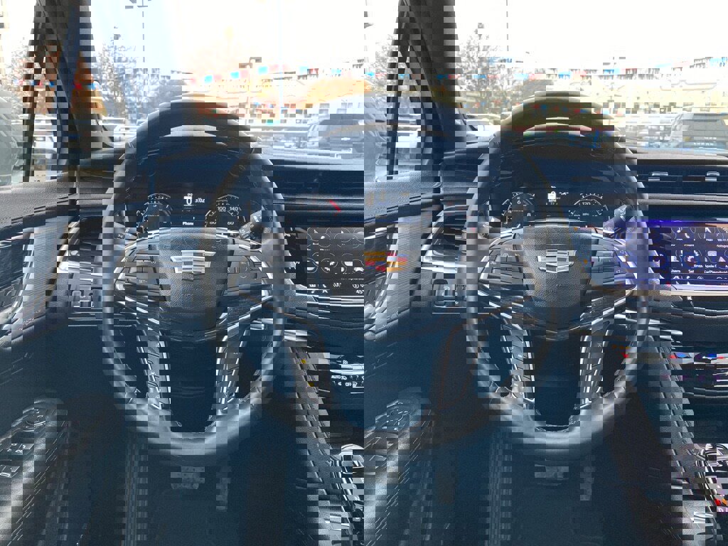 Used 2025 Cadillac XT5 Premium Luxury image 4