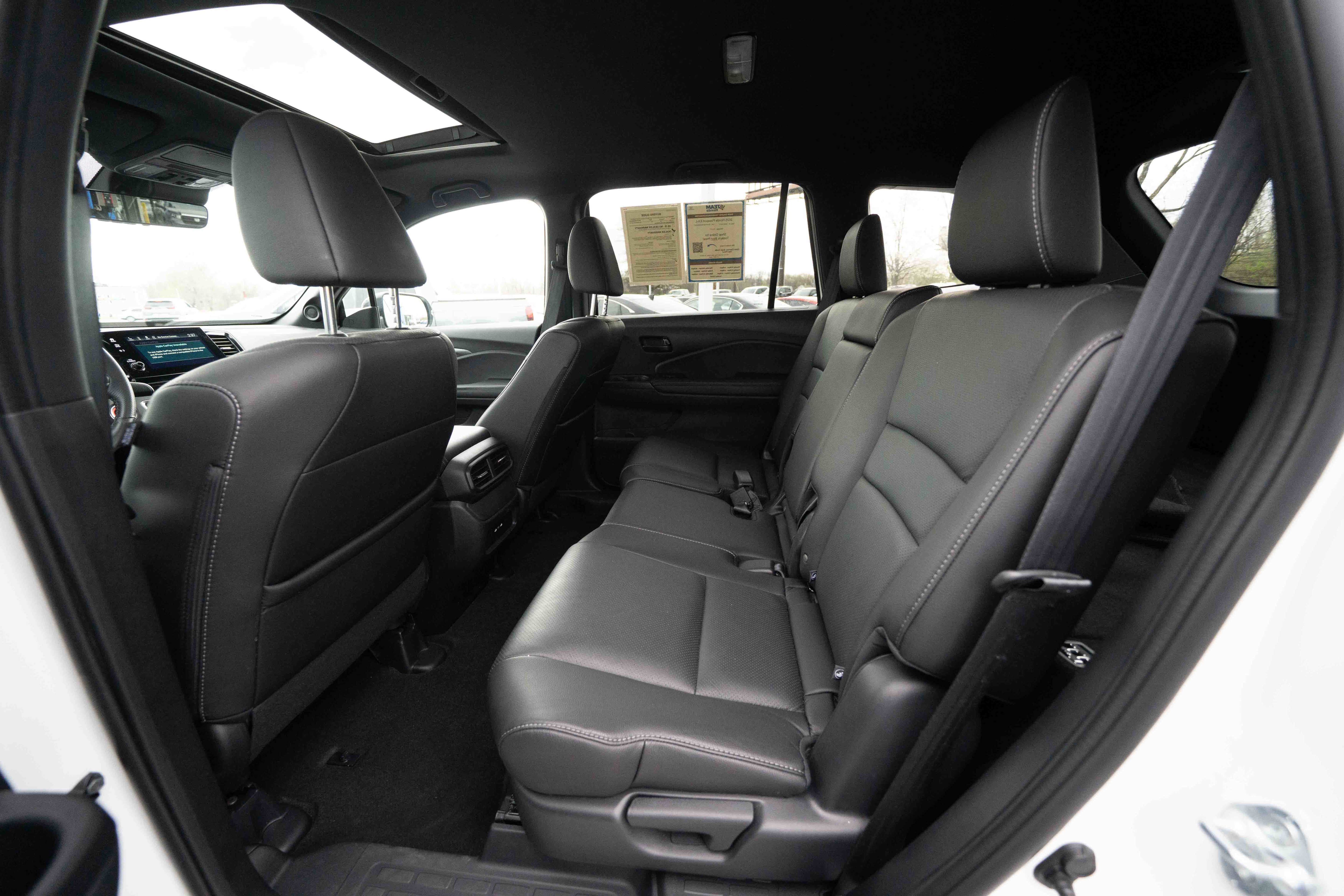 Used 2025 Honda Passport EX-L image 23