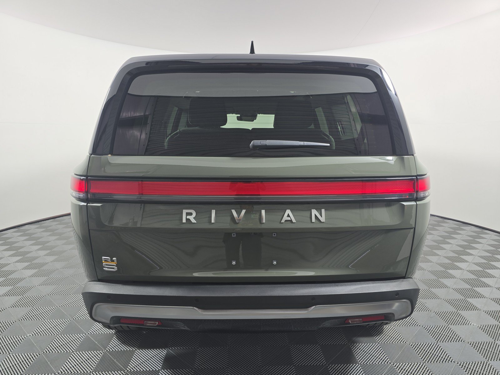 Used 2023 Rivian R1S Launch Edition AWD/4WD image 4