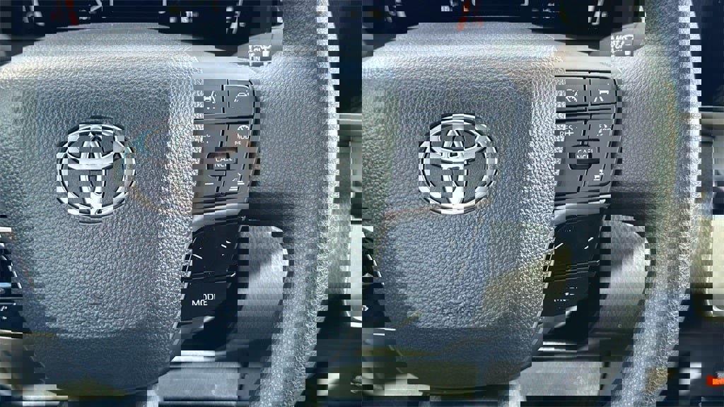 New 2025 Toyota Camry LE image 28