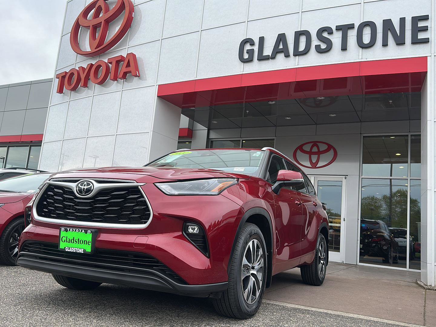 Used 2022 Toyota Highlander XLE