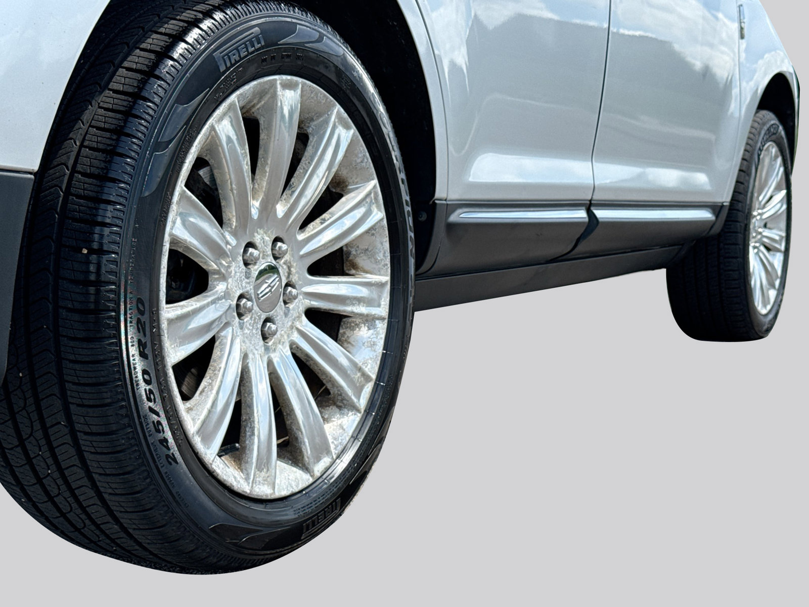 Used 2011 Lincoln MKX 2WD w/ 101A Rapid Spec Order Code image 16