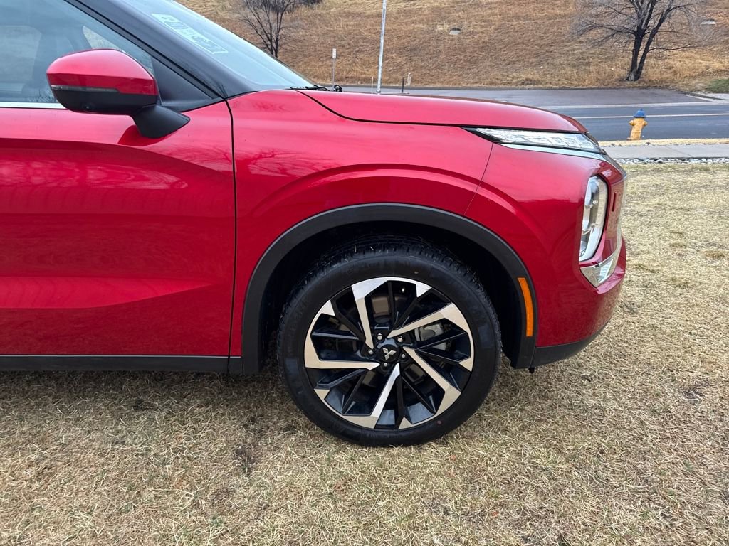 Used 2024 Mitsubishi Outlander SE image 31