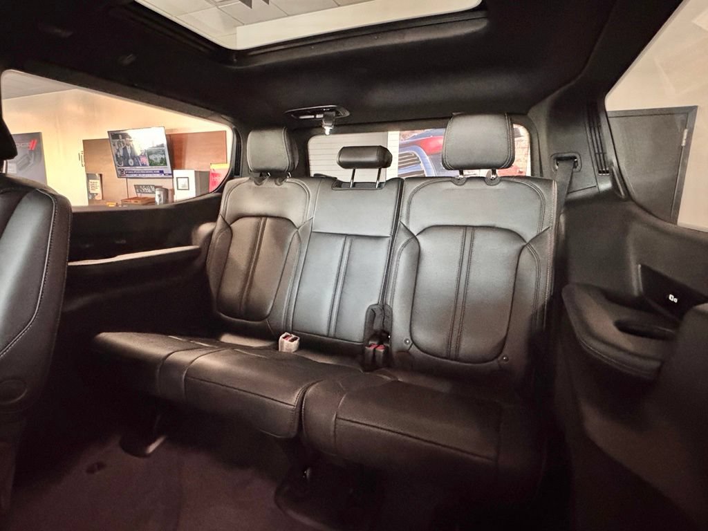 New 2026 Jeep Grand Wagoneer Summit w/ Premium Group III AWD/4WD image 17