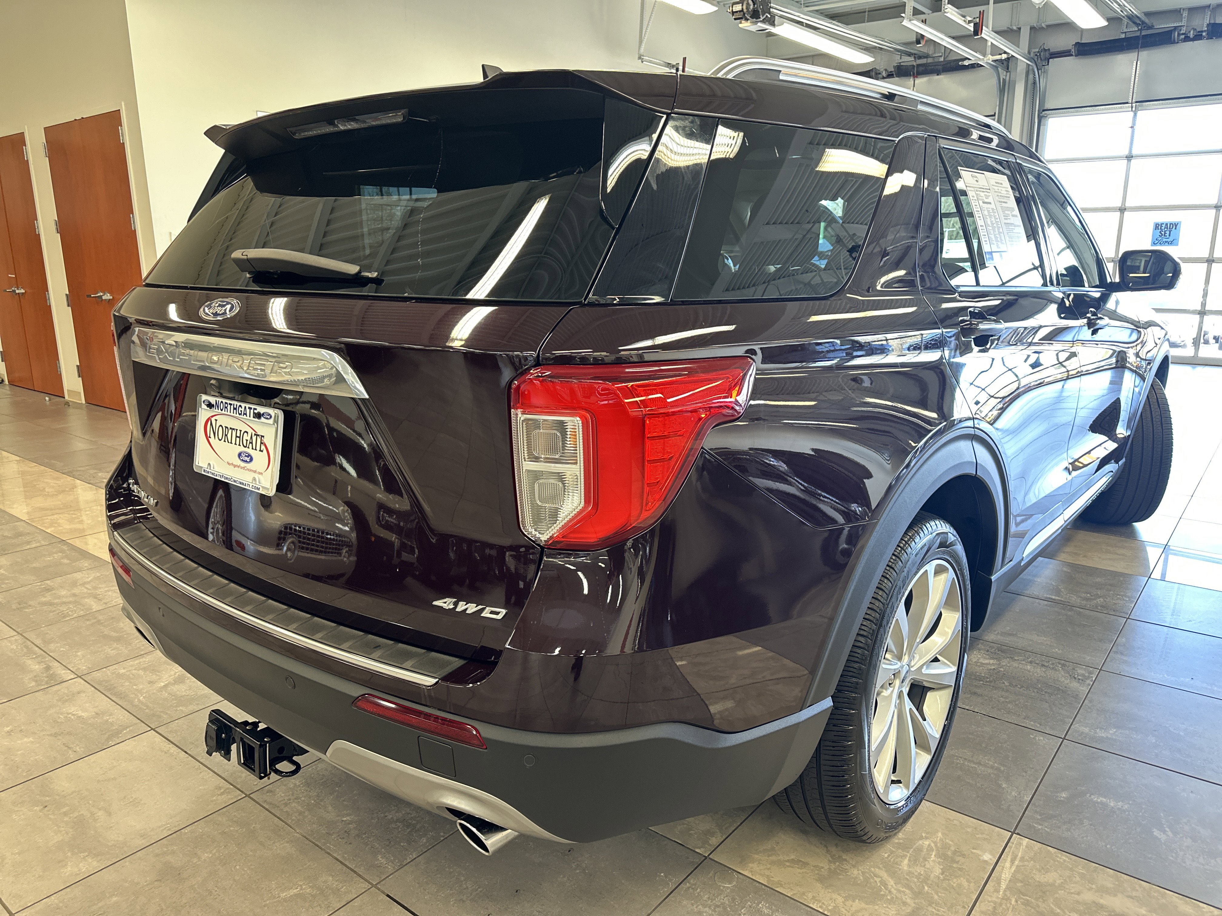 Used 2022 Ford Explorer Platinum w/ Technology Package image 15