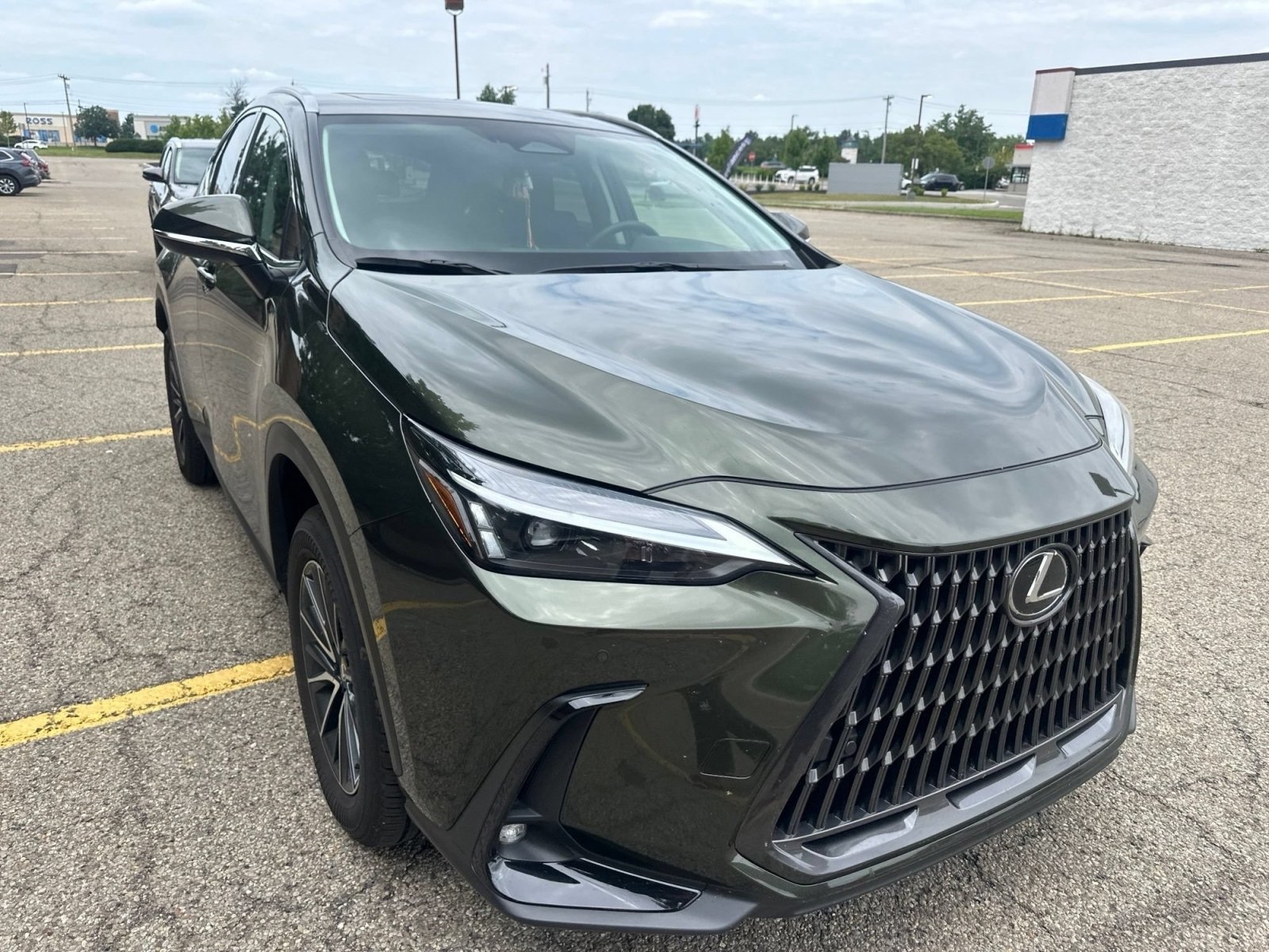 Used 2025 Lexus NX 350h AWD w/ Accessory Package (2T) image 2