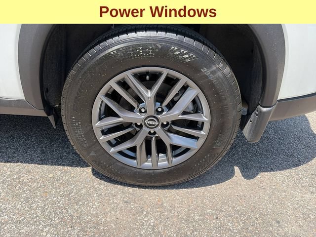Used 2024 Nissan Rogue S AWD/4WD image 11