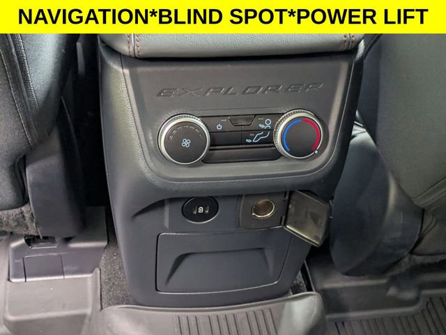 Used 2025 Ford Explorer Active RWD image 28
