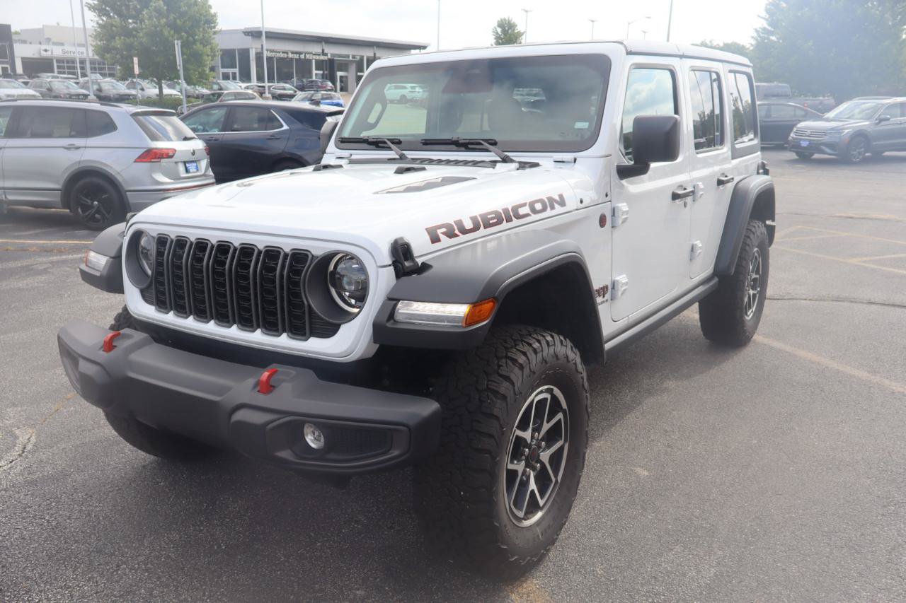 Used 2026 Jeep Wrangler Unlimited Rubicon AWD/4WD image 3