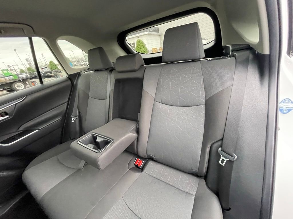 Used 2025 Toyota RAV4 XLE image 25