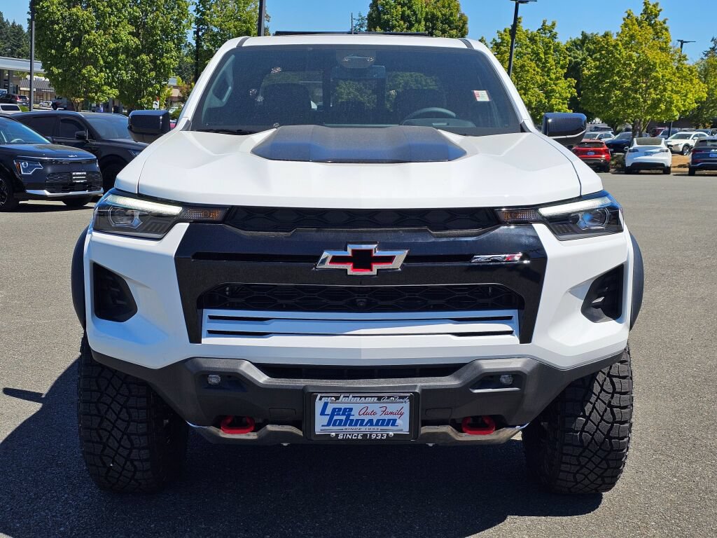 New 2026 Chevrolet Colorado ZR2 w/ Midnight Edition AWD/4WD image 2