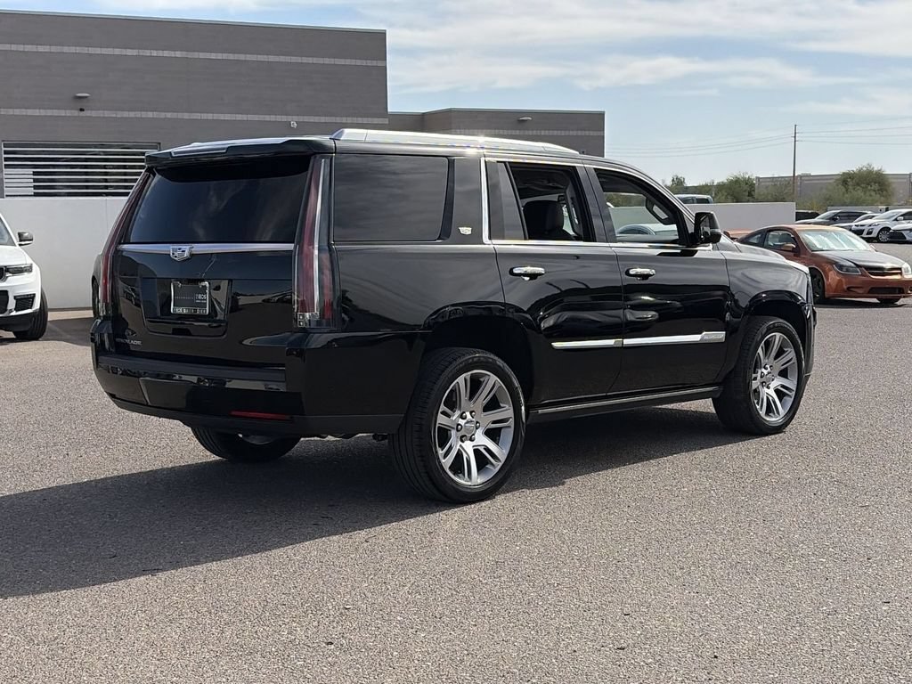 Used 2017 Cadillac Escalade Premium Luxury AWD/4WD image 7
