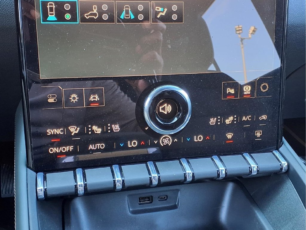 New 2027 GMC Terrain AT4 w/ Convenience Package III AWD/4WD image 12