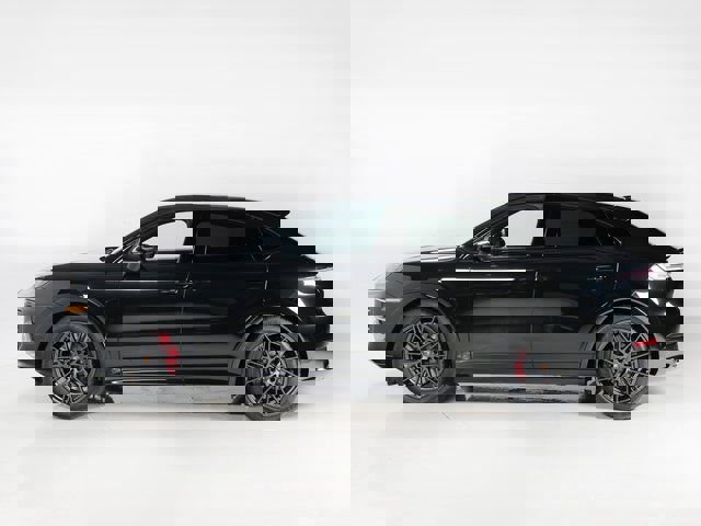 New 2026 Porsche Cayenne GTS image 2