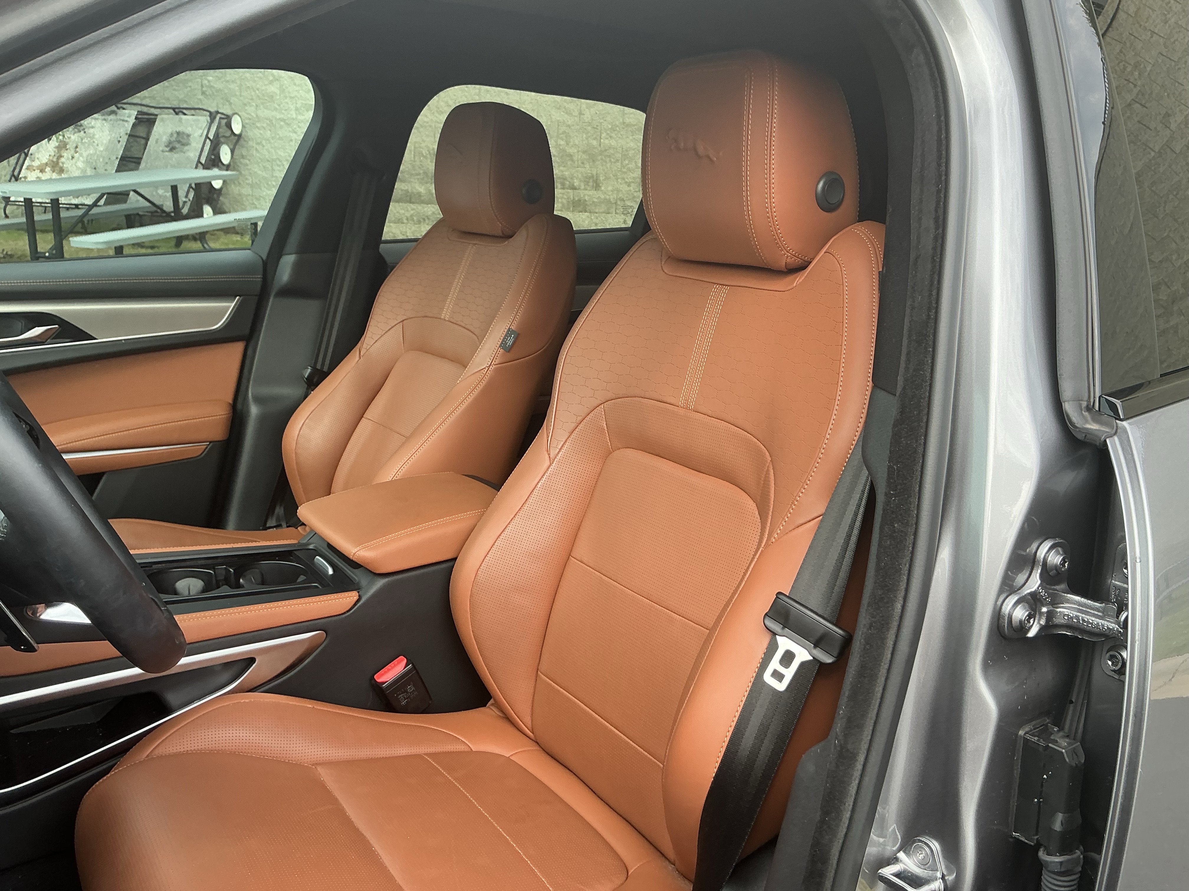 Certified 2026 Jaguar F-PACE R-Dynamic S AWD/4WD image 16