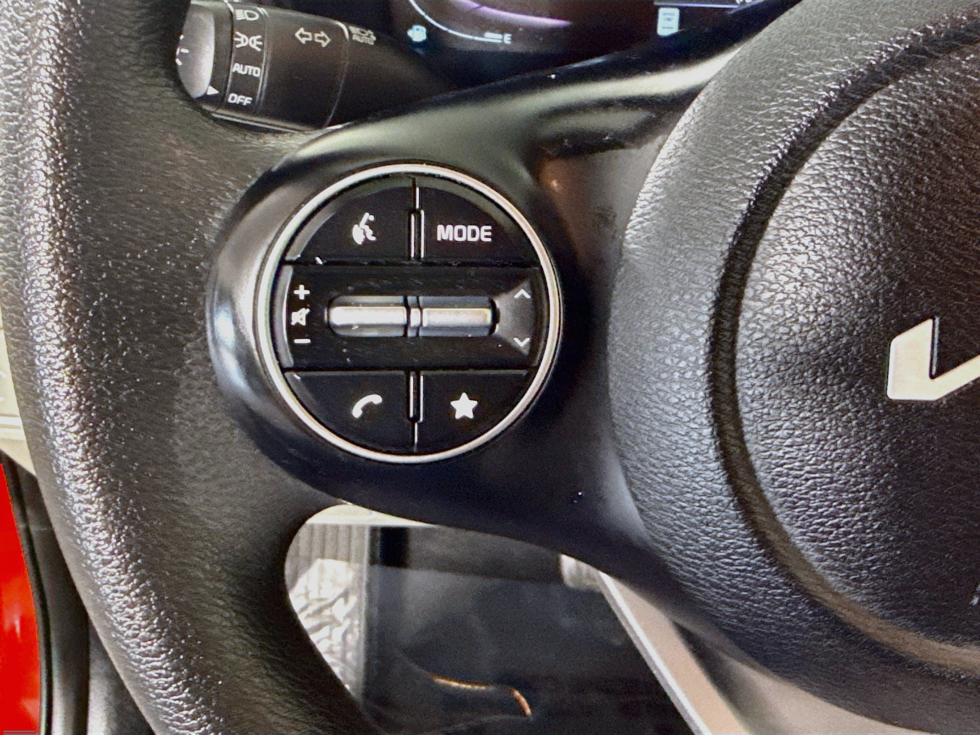 Used 2023 Kia Soul LX w/ LX Technology Package FWD image 14
