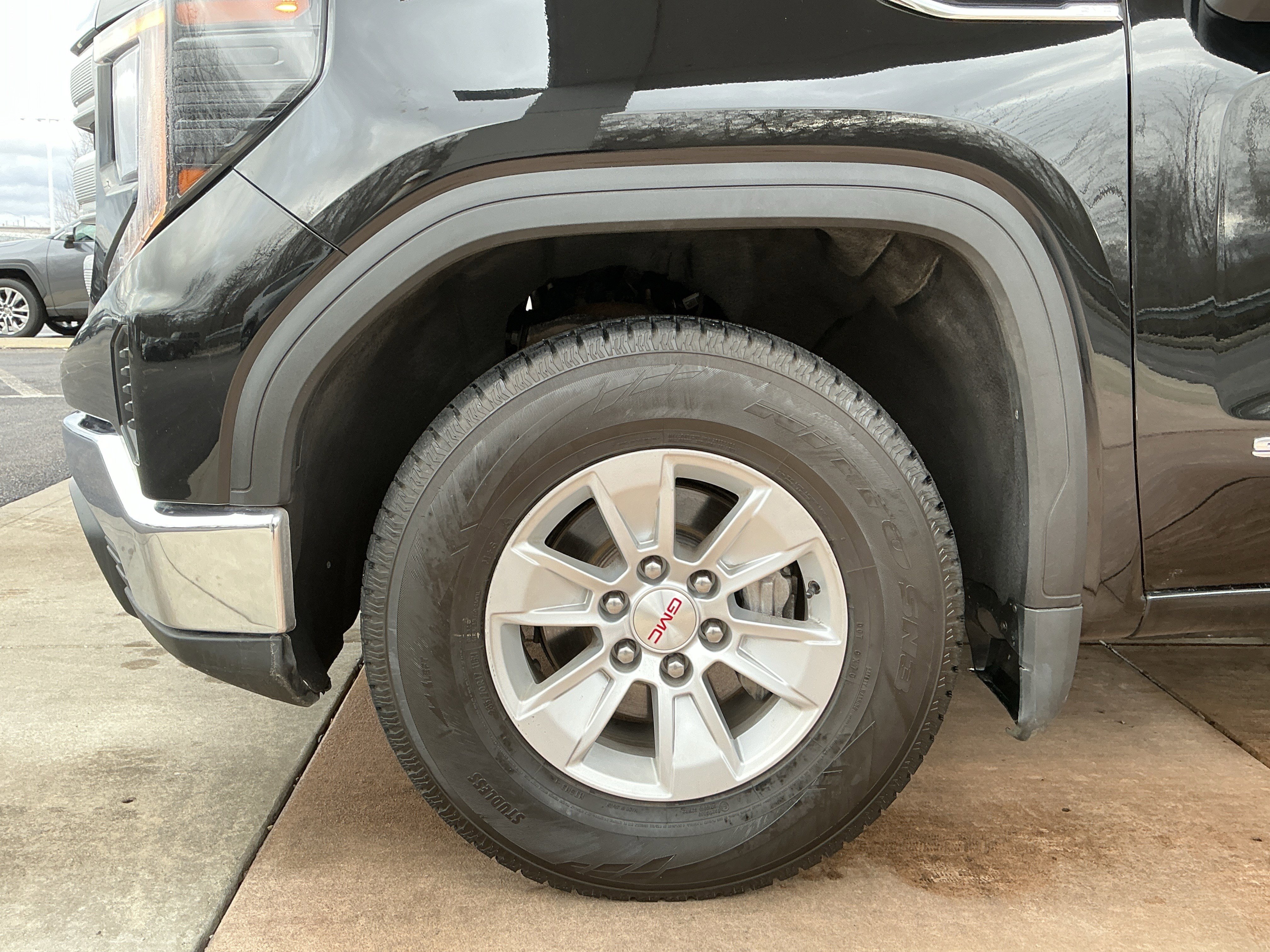 Used 2023 GMC Sierra 1500 SLE w/ Enhanced Capability Package AWD/4WD image 25