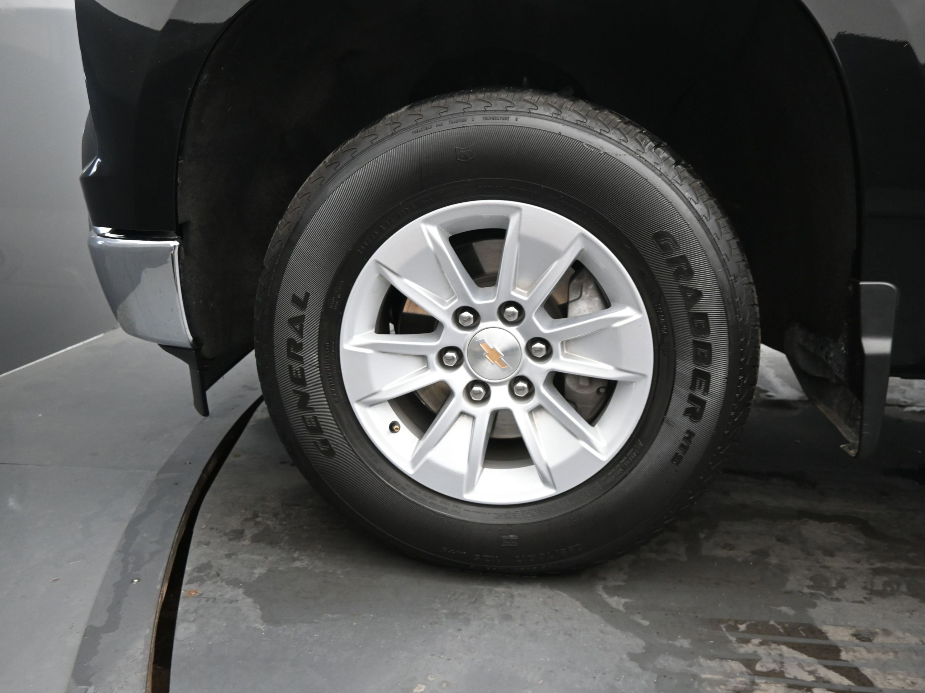 Used 2025 Chevrolet Silverado 1500 LT image 9