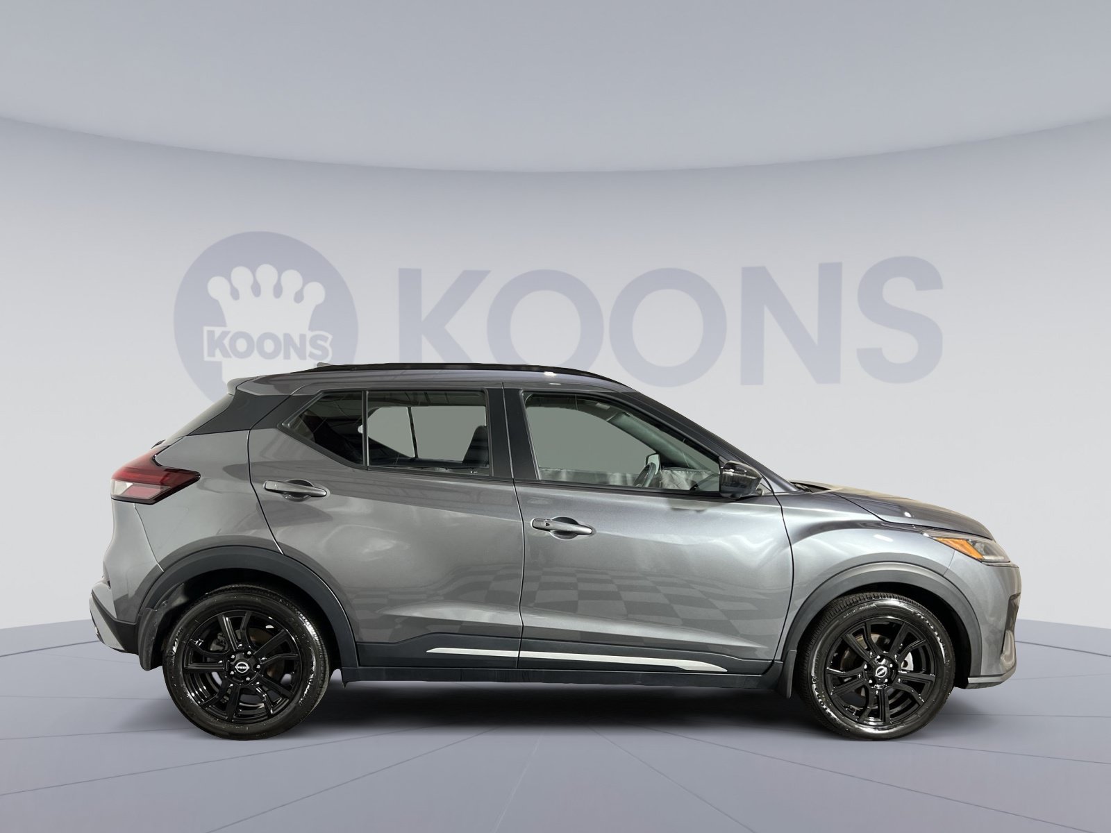 Used 2023 Nissan Kicks SR FWD image 8