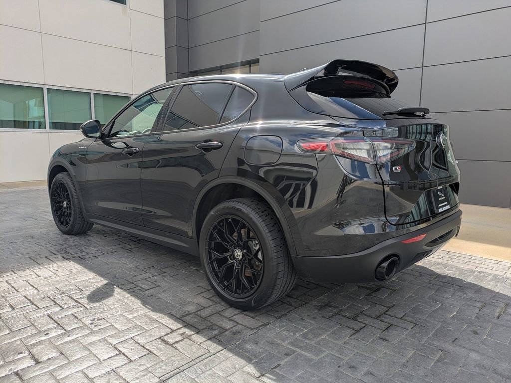Used 2025 Alfa Romeo Stelvio Sprint w/ Convenience Package AWD/4WD image 7