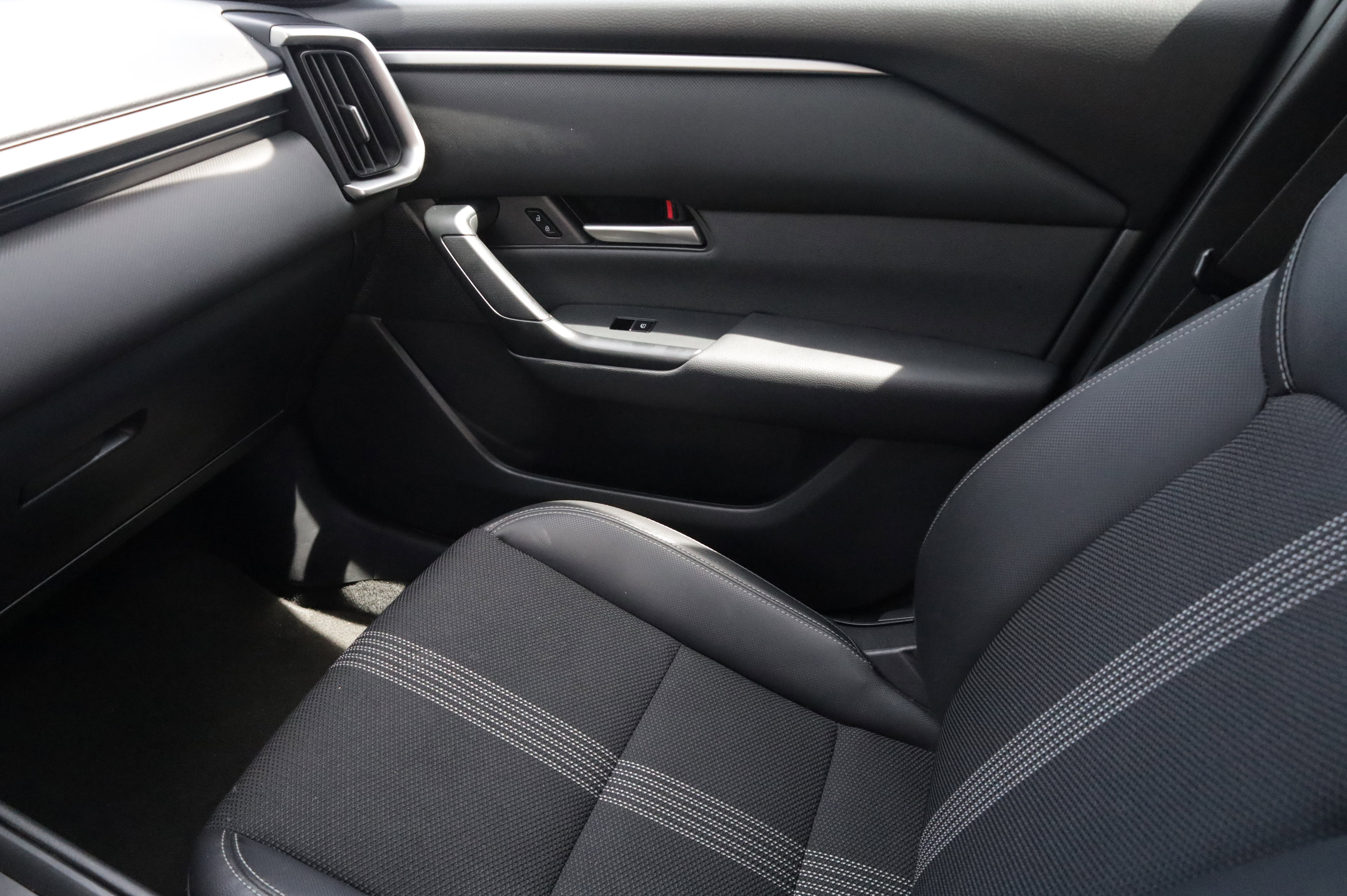 Used 2025 MAZDA CX-50 AWD 2.5 S w/ Preferred Package image 11