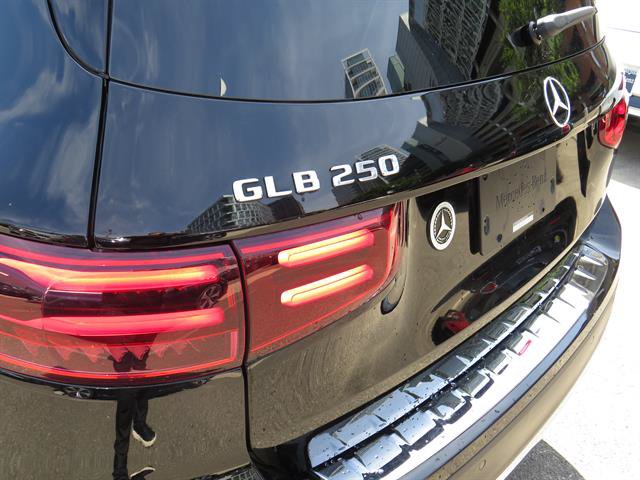 Certified 2024 Mercedes-Benz GLB 250 4MATIC image 26