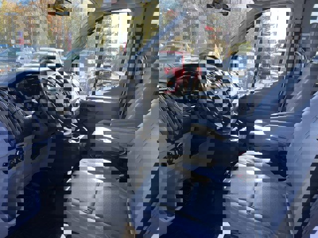 Used 2018 Ford Transit 350 XL image 7