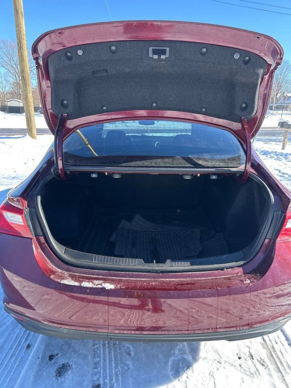 Used 2016 Chevrolet Malibu LT w/ Leather Package image 9