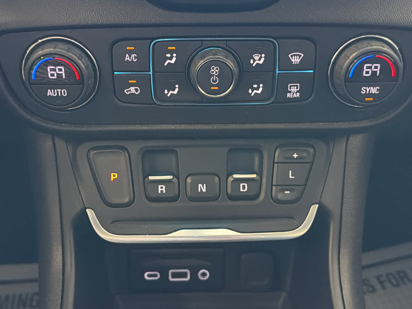 Used 2019 GMC Terrain SLE w/ Driver Convenience Package FWD image 42