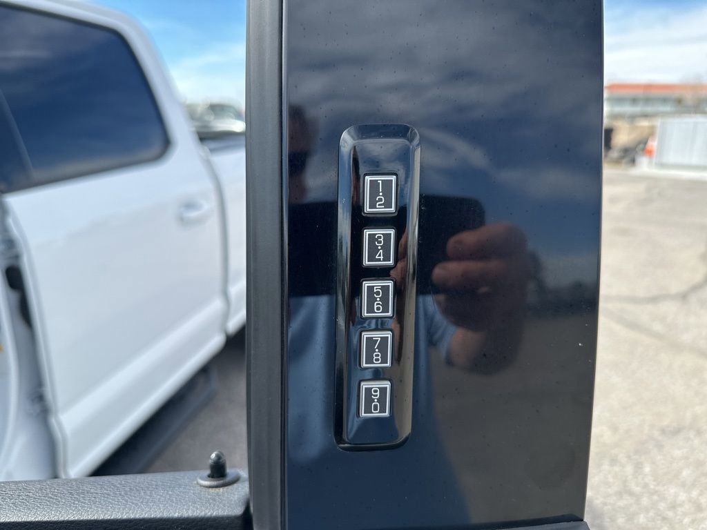 Used 2019 Ford F150 Lariat w/ FX4 Off-Road Package AWD/4WD image 17